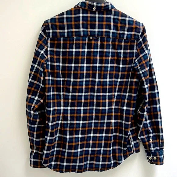Medium William Rast button down - Picture 2 of 3